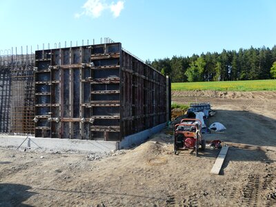 Železobetonové monolity pro hospodářskou budovu