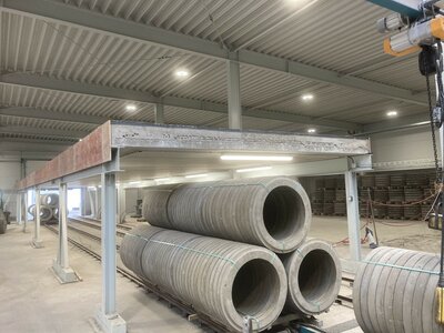 Výrobní haly  - zrací linka a železobetonový monolit pro skladování výrobků 