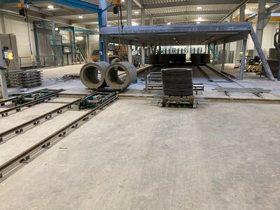 Výrobní haly  - výrobní linka a železobetonový monolit pro skladování výrobků