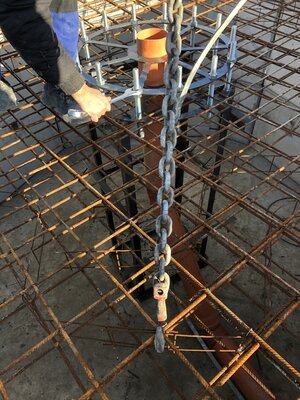 Zkušební centrum - středový železobetonový monolit