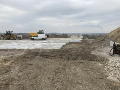 Recyklační a skladové centrum 