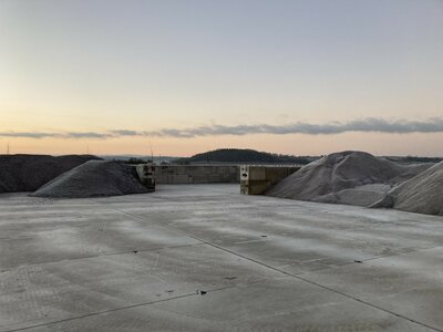 Recyklační a skladové centrum 