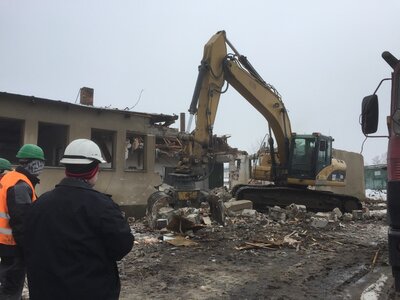 Demolice starého areálu