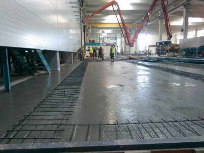 Železobetonové kryty  v hale