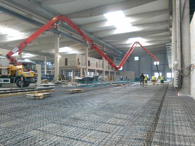 Železobetonové kryty  v hale