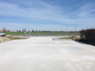 Železobetonový kryt parkoviště a skladové haly