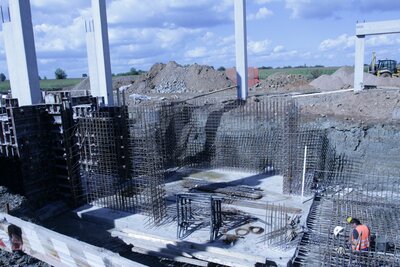 Železobetonové monolitycké pece a zásobníky na ocelový šrot