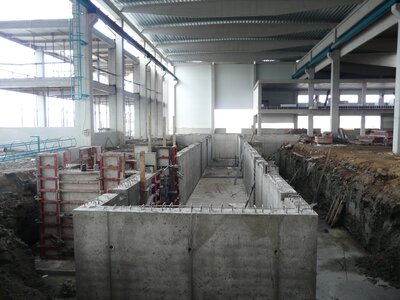 Železobetonový monolit výrobní linky