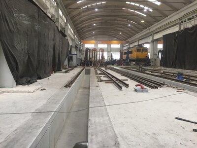 Monolitické železobetonové kryty a montážní jámy