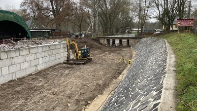 Výkop základové drážky v místě nájezdu