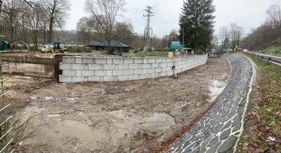 Výstavba monolitické zdi