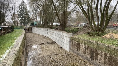 Výstavba monolitické zdi