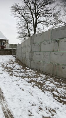 Hotová opěrná zeď