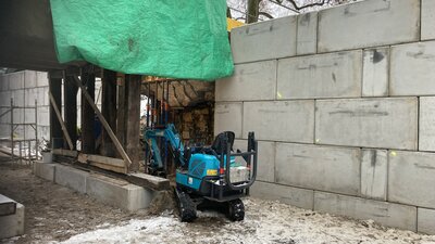 Nový opěrný pilíř mostu - demolice starého