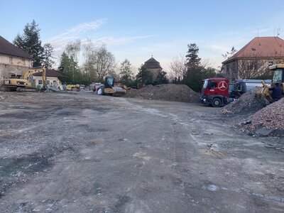 Dvůr - konstrukční násypy