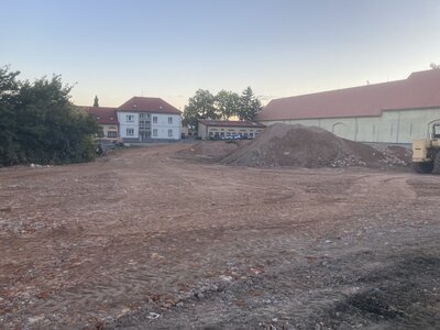 Dvůr - konstrukční násypy