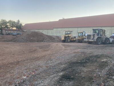 Dvůr - konstrukční násypy