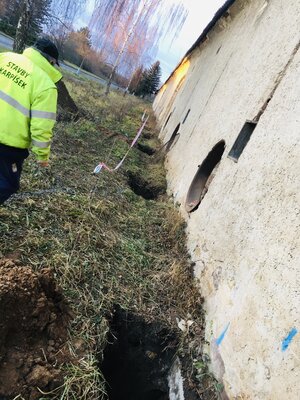 Stodoly - rekonstrukce - patky pod základy